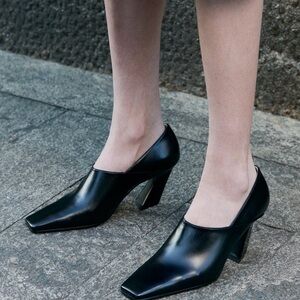 Bottega Veneta Black Leather Heels